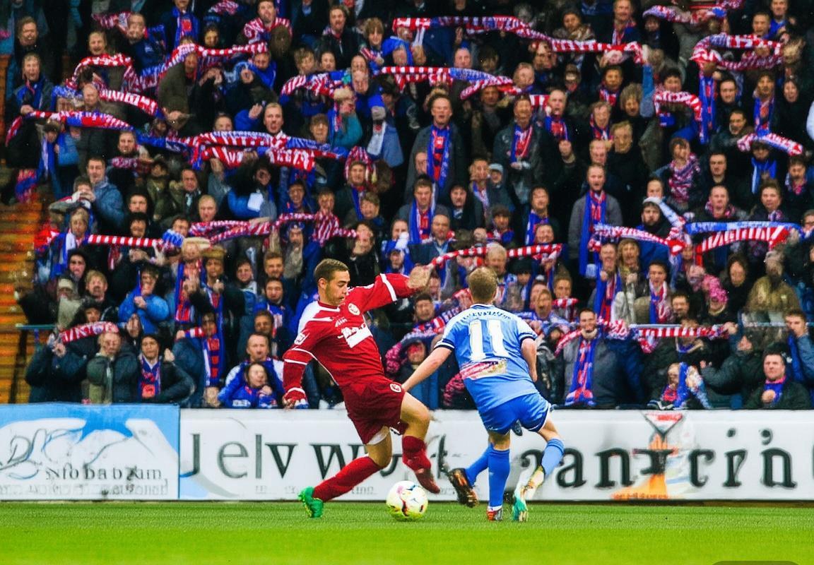 2018英超焦点战：哈德斯菲尔德vs伯恩利激情对决解析(图1)